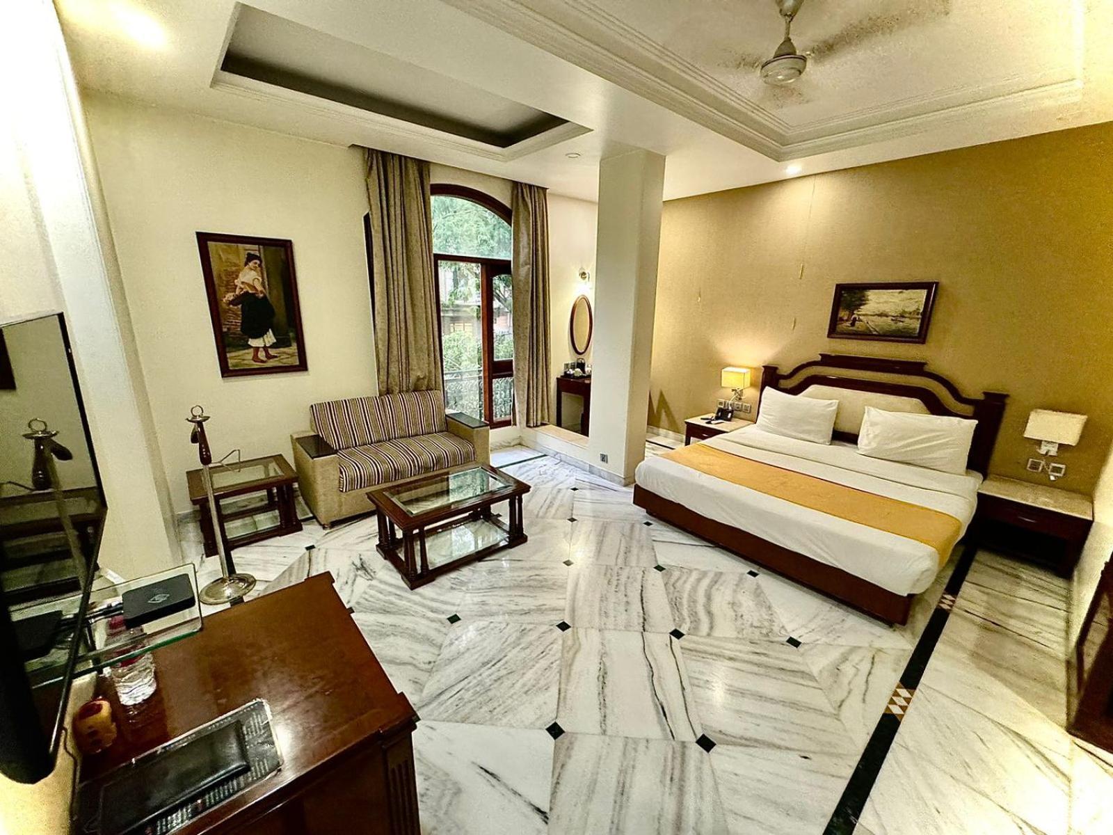 Hotel Florence Inn, Karol Bagh, New Delhi, 2 Min From Metro المظهر الخارجي الصورة